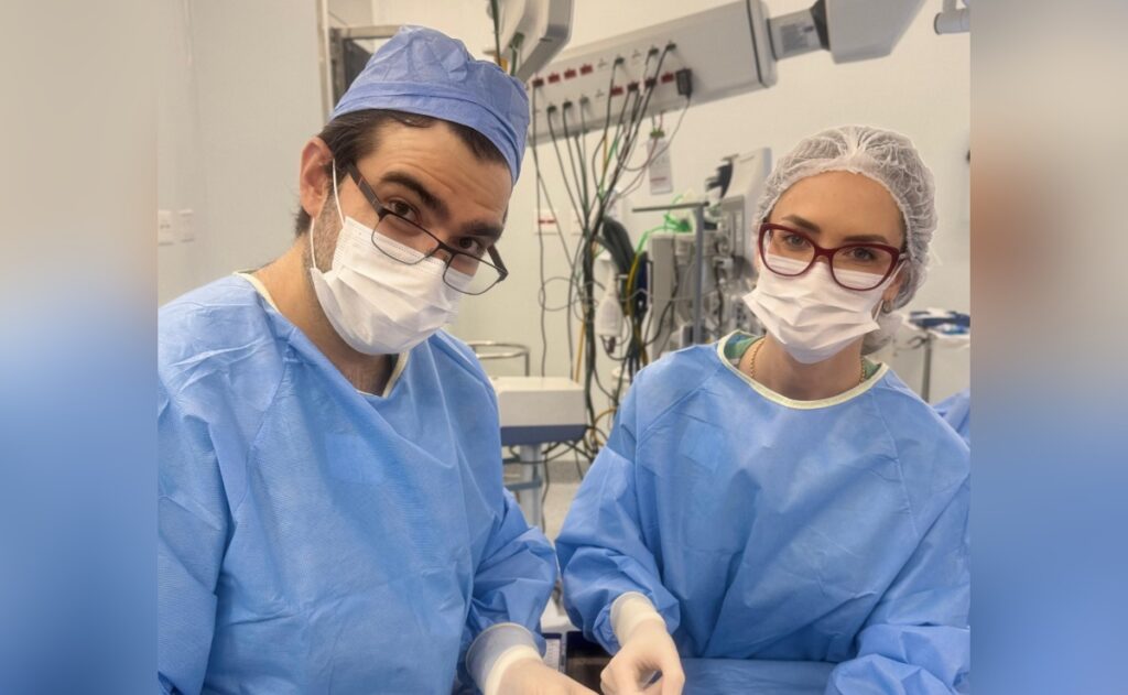 como é feita a cirurgia para tratamento do refluxo